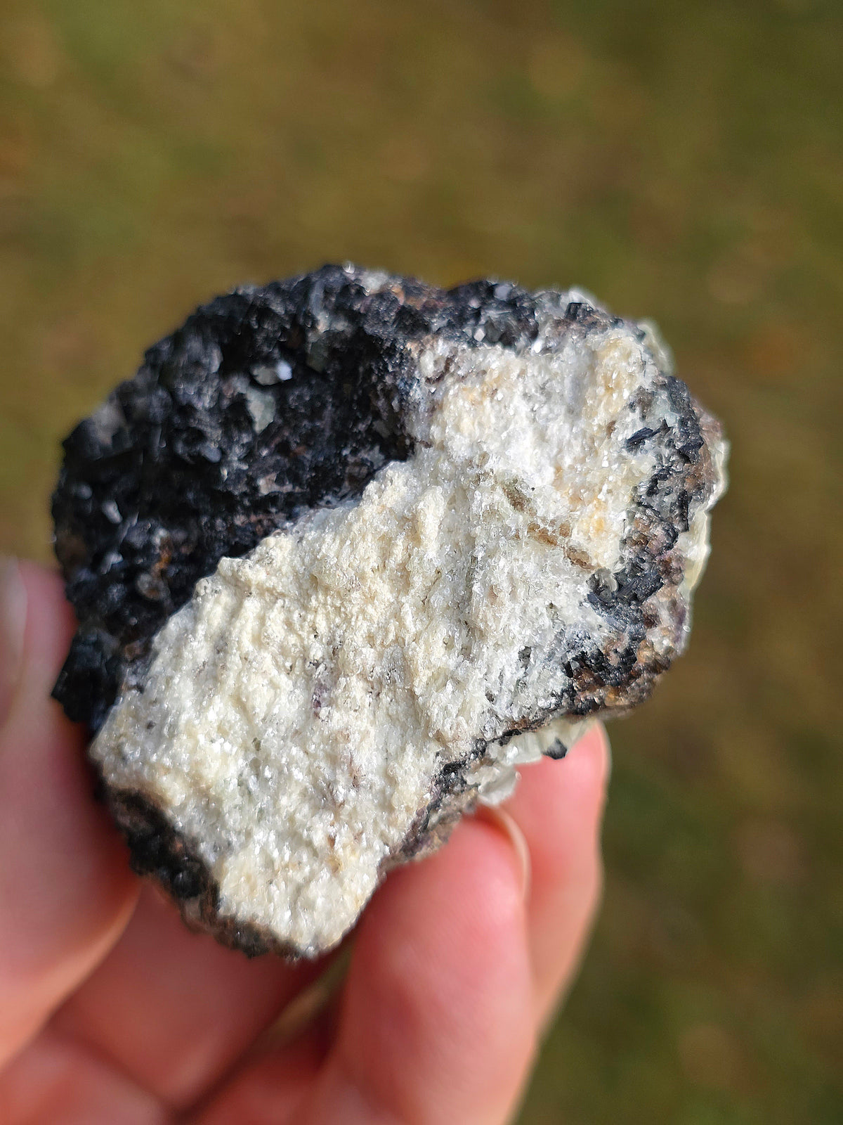 Muscovite, de Fluorite et de Tourmaline noire de Namibie