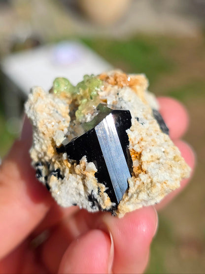 Opale Hyalite sur Tourmaline noire d'Erongo B