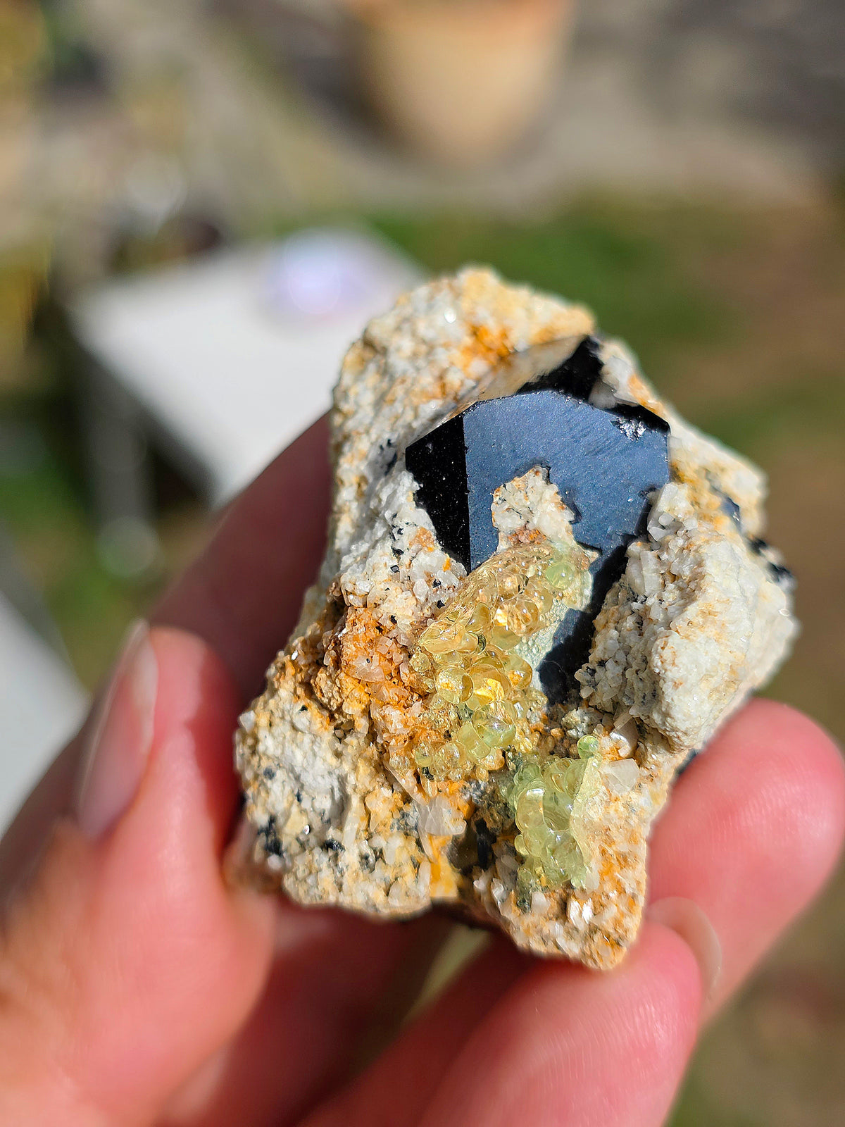 Opale Hyalite sur Tourmaline noire d'Erongo B