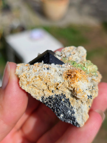 Opale Hyalite sur Tourmaline noire d'Erongo B
