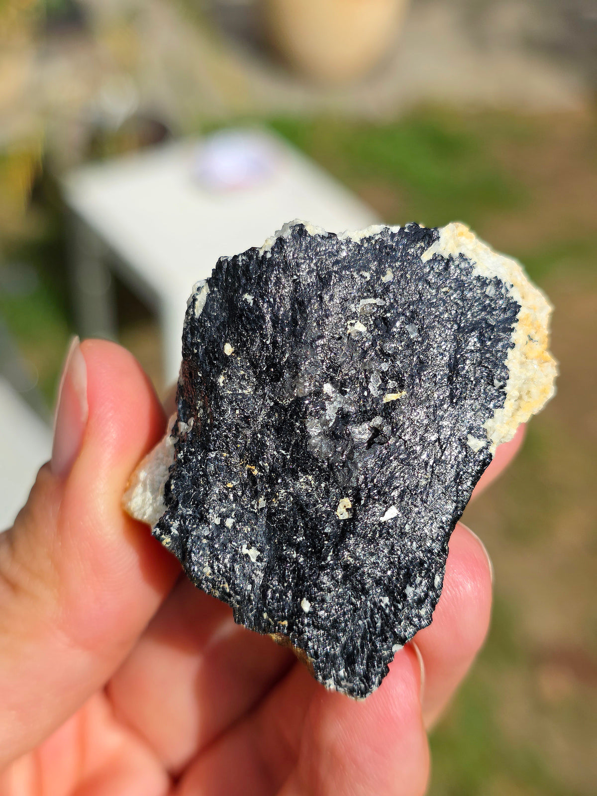 Opale Hyalite sur Tourmaline noire d'Erongo B