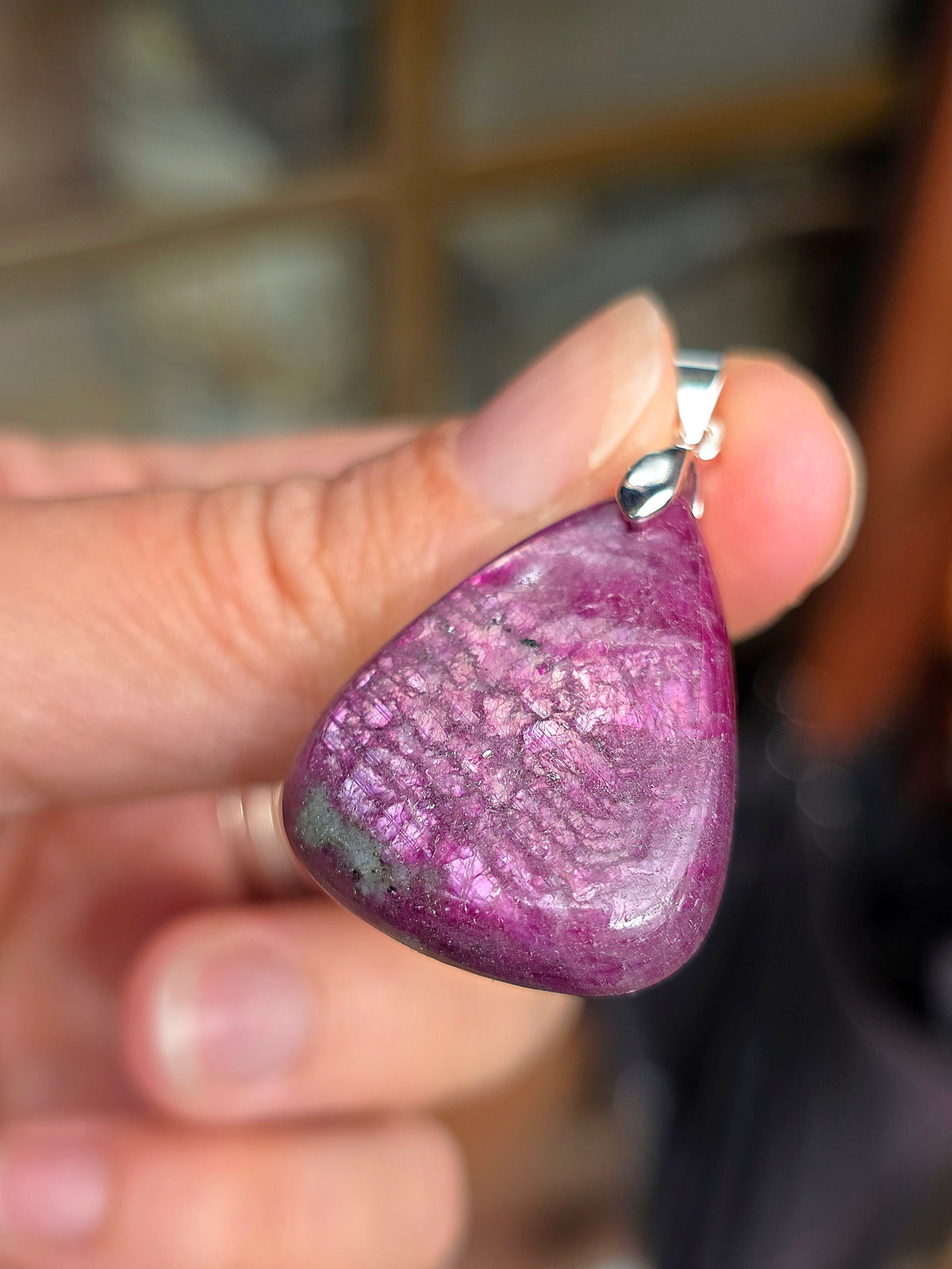 Pendentif en Rubis avec une cristallisation incroyable