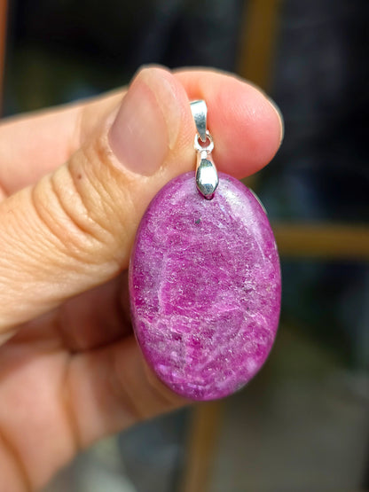 Pendentif en Rubis avec une cristallisation incroyable