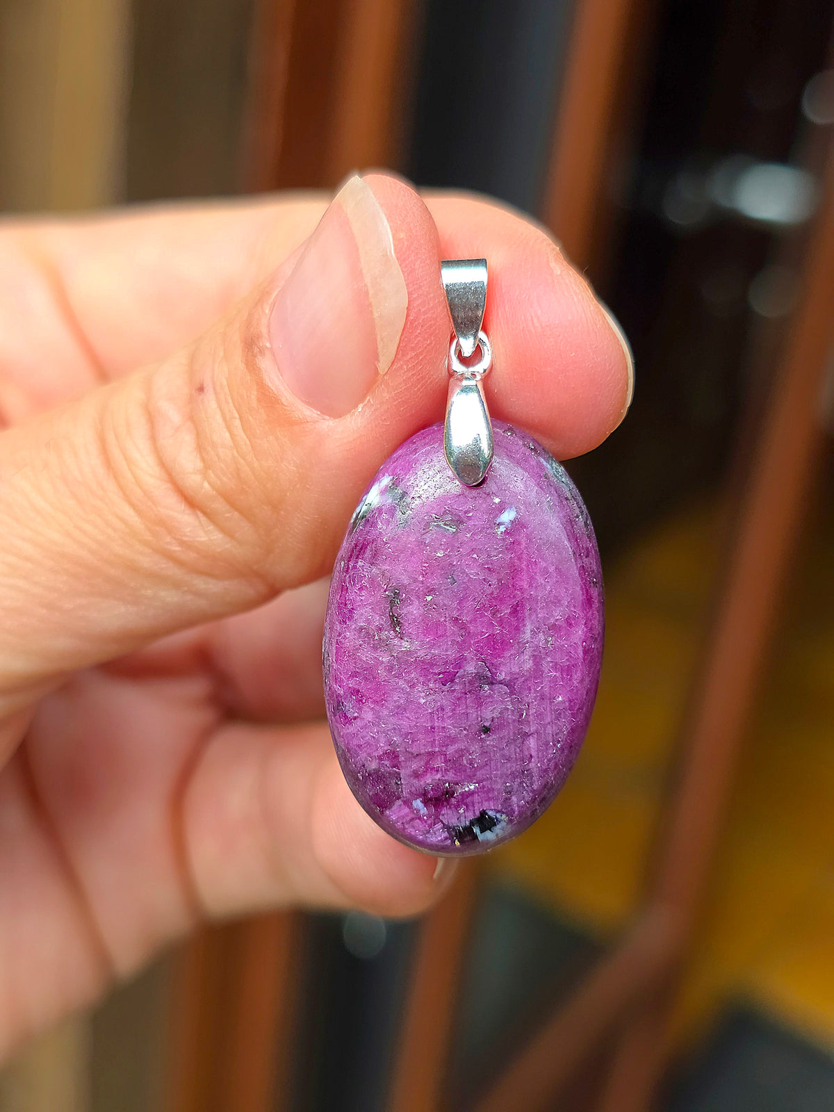 Pendentif en Rubis avec une cristallisation incroyable