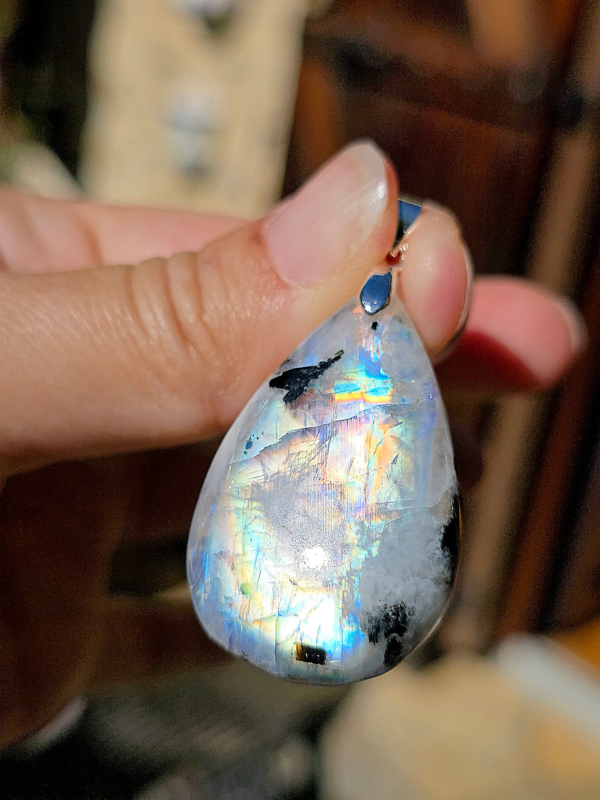 Superbe pendentif en Labradorite blanche