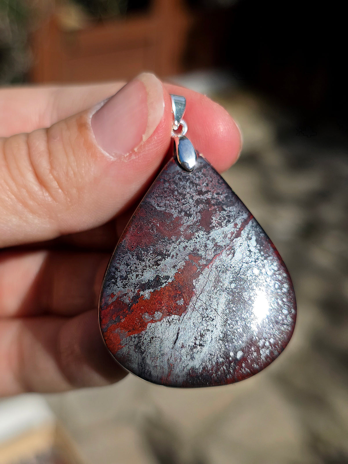 Pendentif en Jaspilite, jaspe hématisé