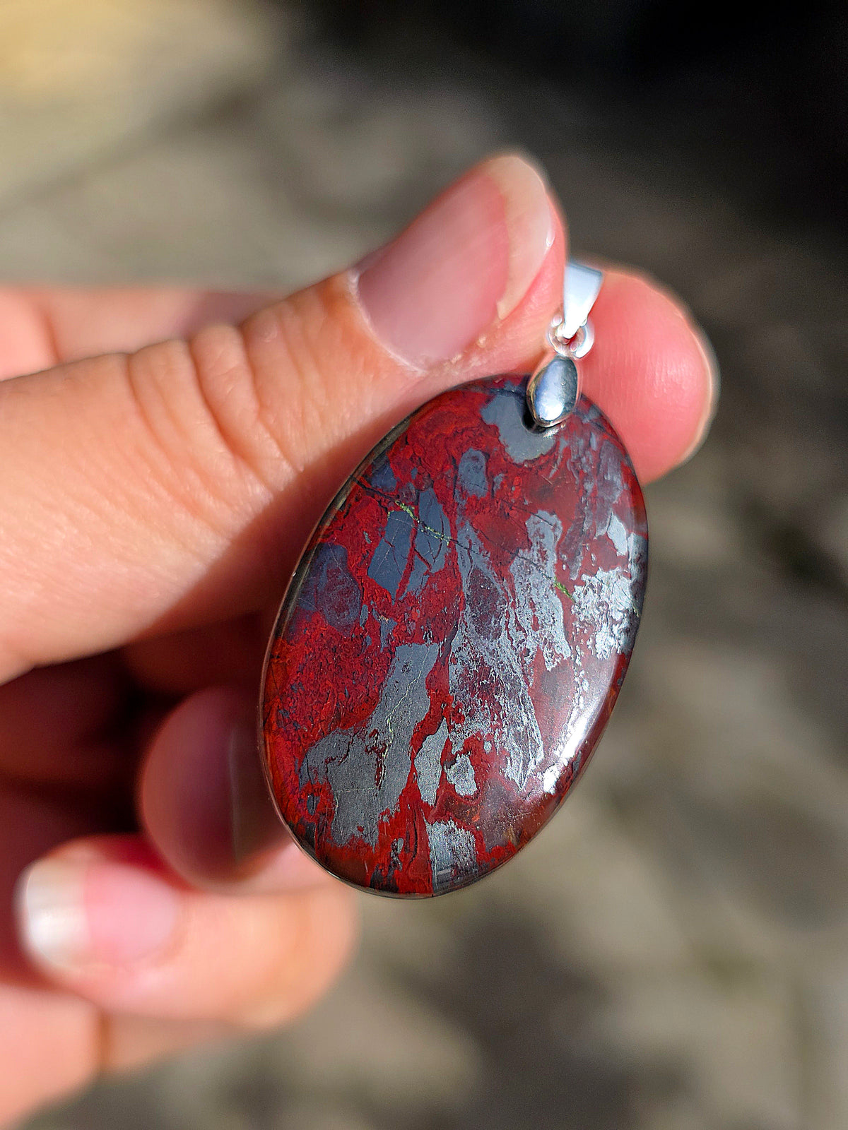 Pendentif en Jaspilite, jaspe hématisé