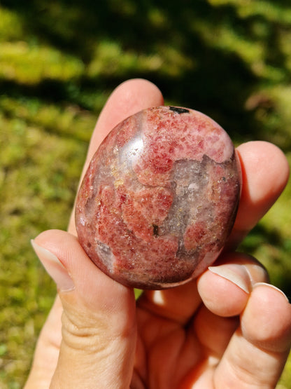 Galet Rhodonite (à choisir)