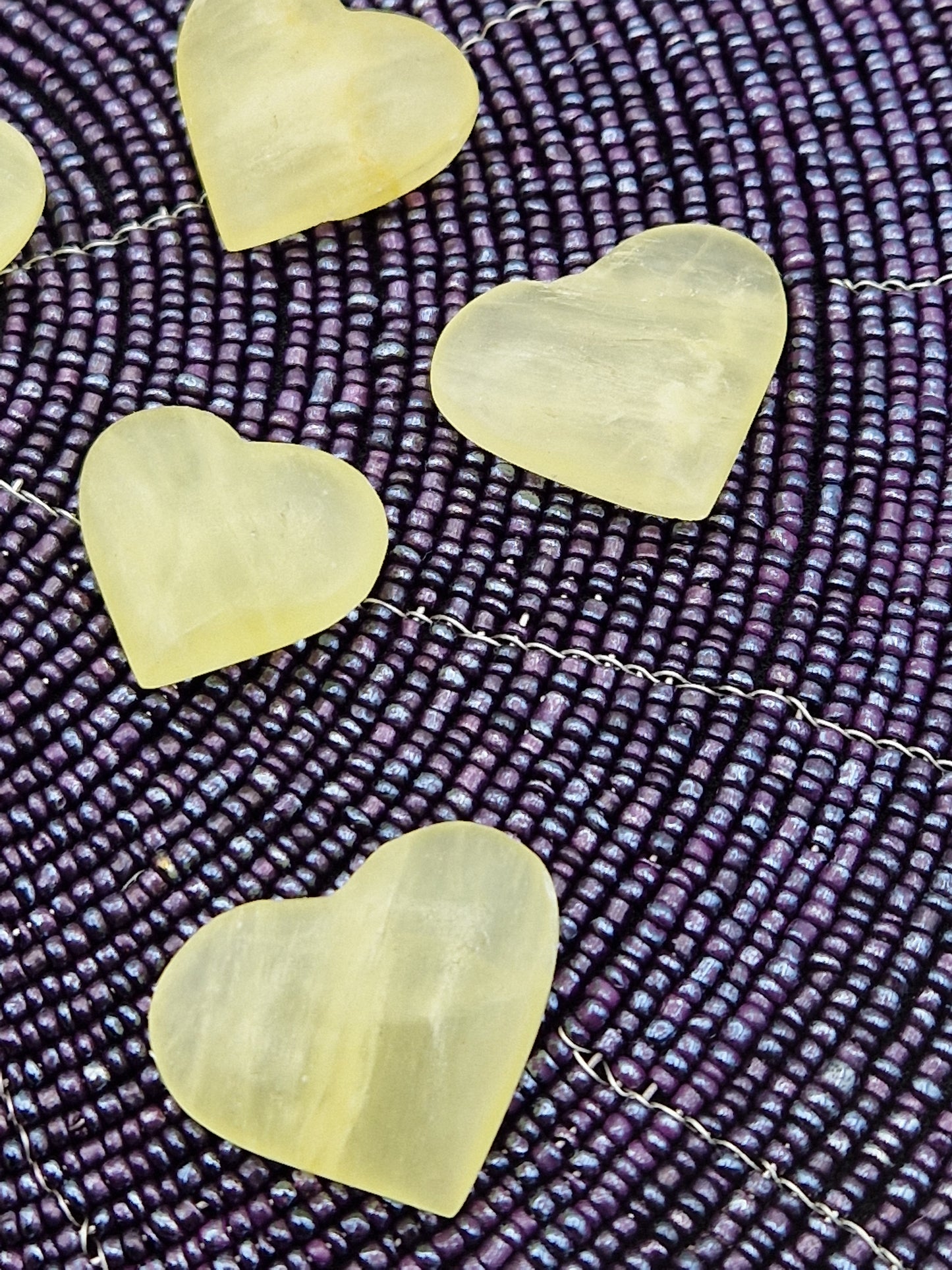 Etoile ou coeur en calcite jaune
