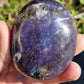 Gros Galet Lépidolite foncée (à choisir)