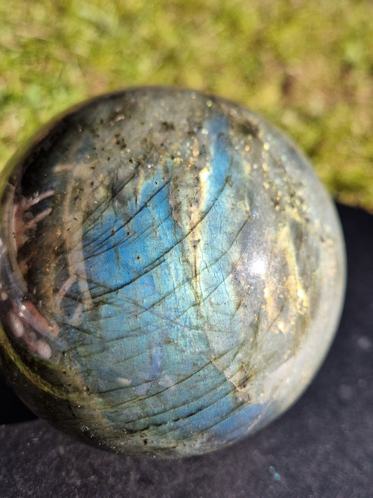 Grosse sphère Labradorite grise (vidéos)