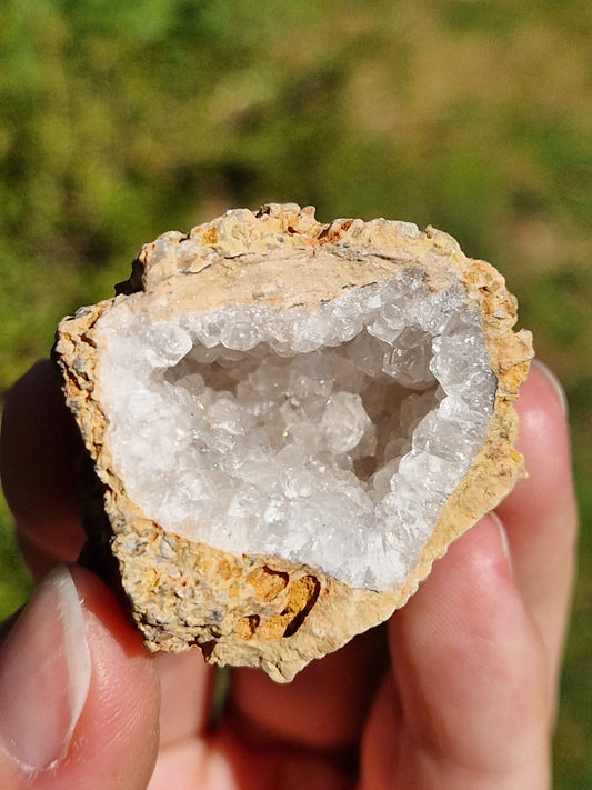 Géode entière Calcite diamant français brute