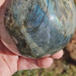 Grosse sphère Labradorite grise (vidéos)